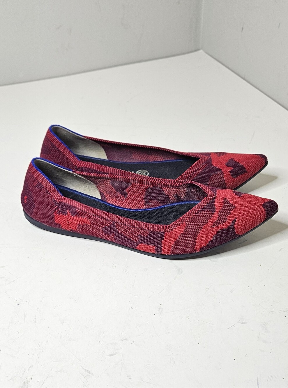 Rothy's The Point Flats Red Camo Knit Pointed Toe Rare Discontinued Women's 10